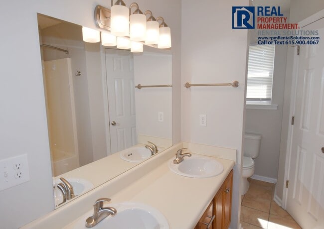 Building Photo - Adorable 3BR/2BA, attached 2 car garage in N. Murfreesboro on a corner lot!