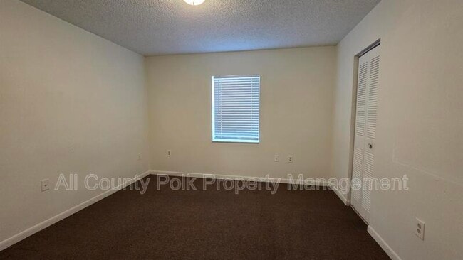 Building Photo - 915 Ariana St