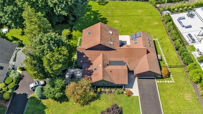 Building Photo - 15 Parkway Dr