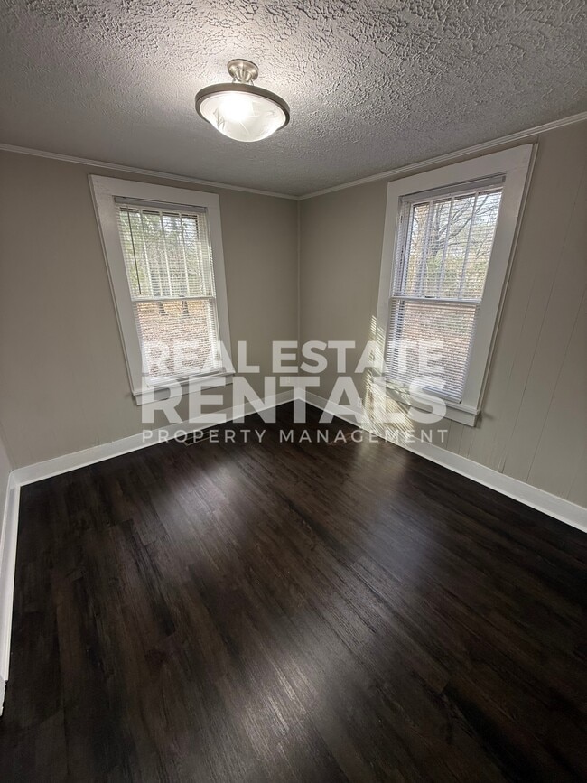 Building Photo - 1036 Glendale Ave