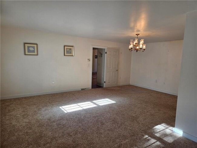Building Photo - 111 Saddle Brook Cir
