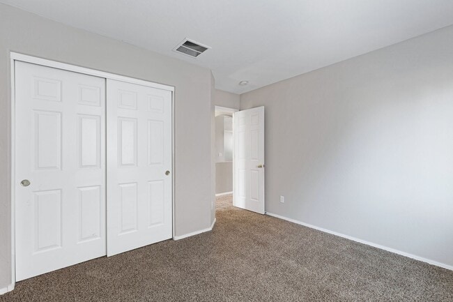 Building Photo - Large two story home in San Tan Heights!