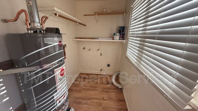 Building Photo - 1541 Olive St