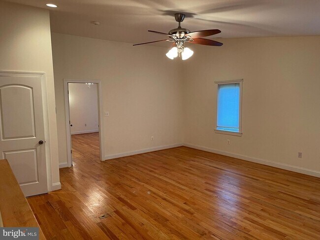 Building Photo - 118 Quaint Acres Dr