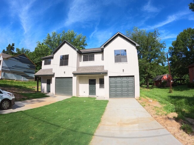 Primary Photo - 1009 S Somerville St