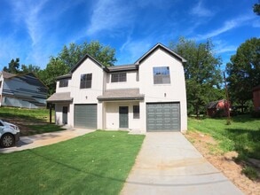 Building Photo - 1009 S Somerville St