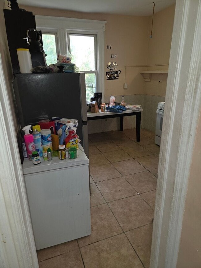 Building Photo - 91 S Munn Ave