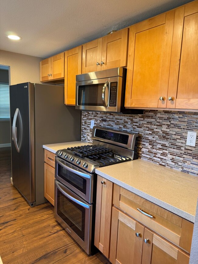 Building Photo - 290 Riverwood Cir