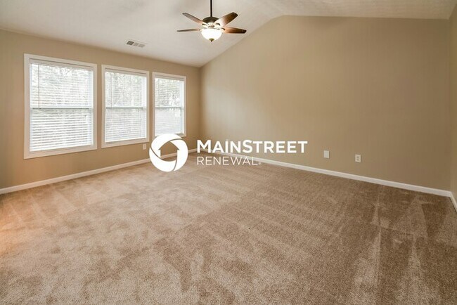Building Photo - 4 Bedroom Pet-Friendly Home in Fairburn, GA with Main Street Renewal