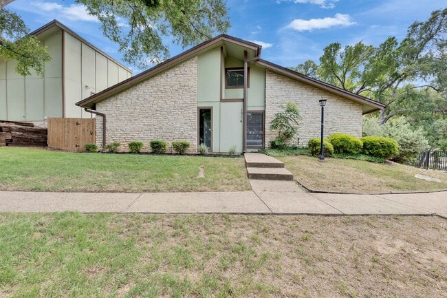 Building Photo - 1714 Timber Ridge Dr