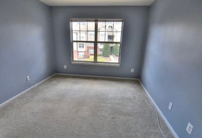 Building Photo - 1707 Ascot Way