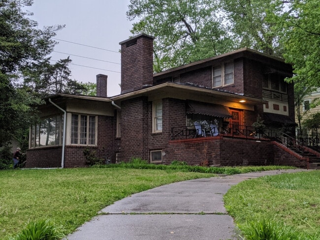 Building Photo - 1612 S Olive