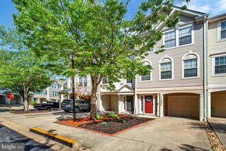 Building Photo - 13902 Barrington Ln