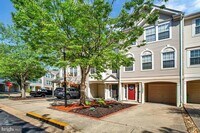 Building Photo - 13902 Barrington Ln