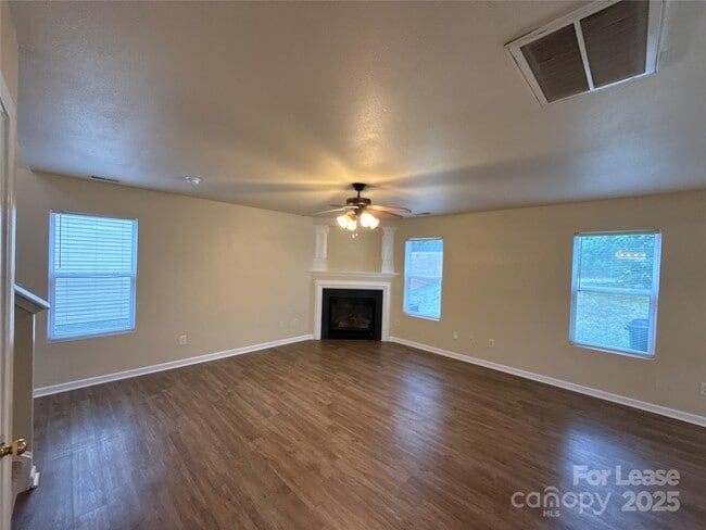 Building Photo - 6831 Sunman Rd
