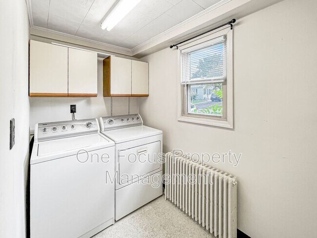 Building Photo - 25 N Glenbrook Ave