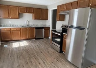 Building Photo - 25 Springbrook Cir