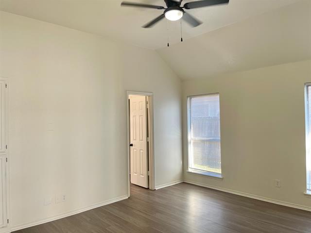 Building Photo - 517 Meadowcrest Dr