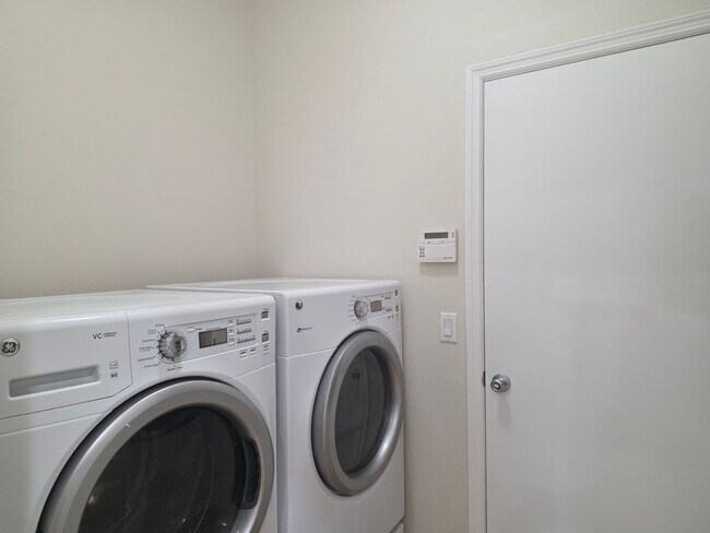 Building Photo - Three Bedroom Home at Charleston Park in Apopka