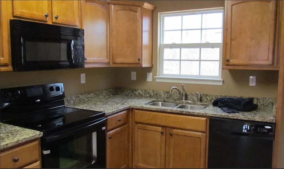 Building Photo - 2237 Spring Meadow Ln SE