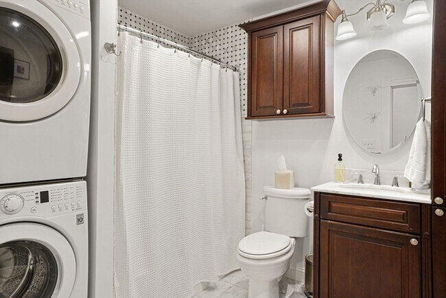 Building Photo - 110 Union Pk St