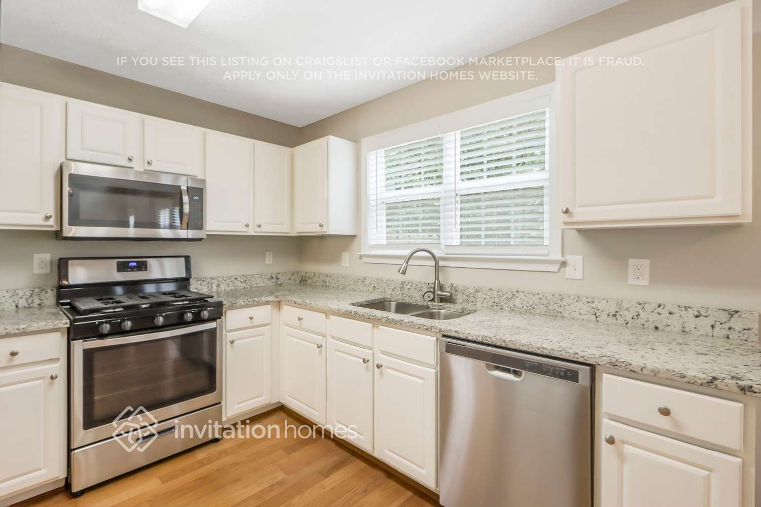 Building Photo - 1766 Chanson Pl NE