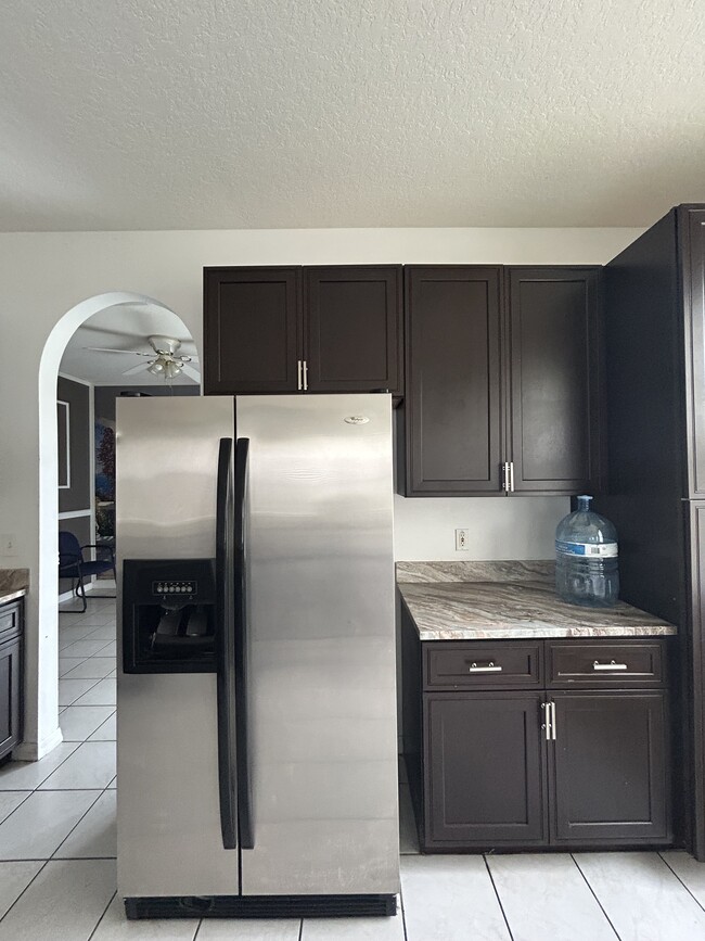 Building Photo - 1752 Cambridge Village Ct