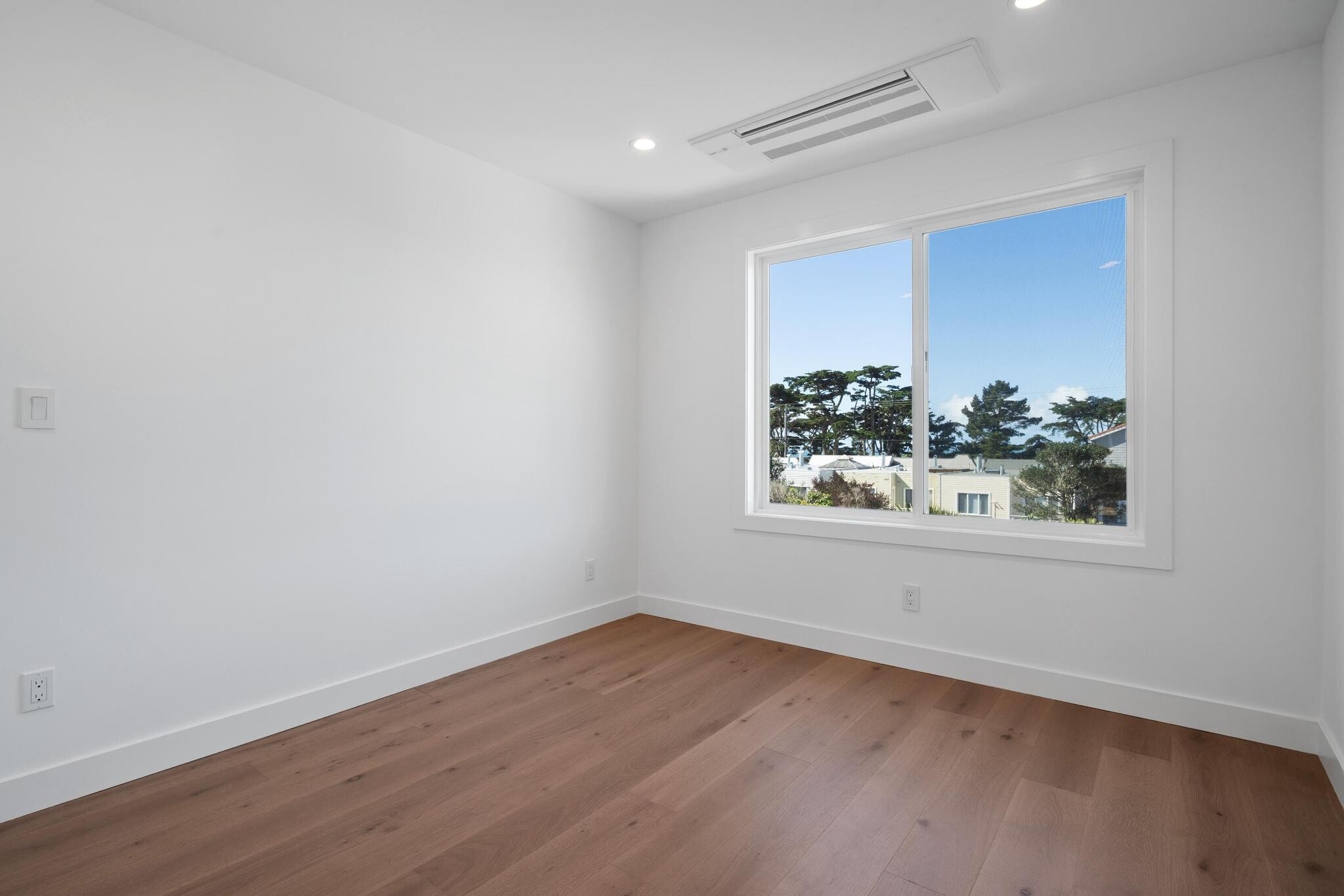 Building Photo - 1815 35th Ave