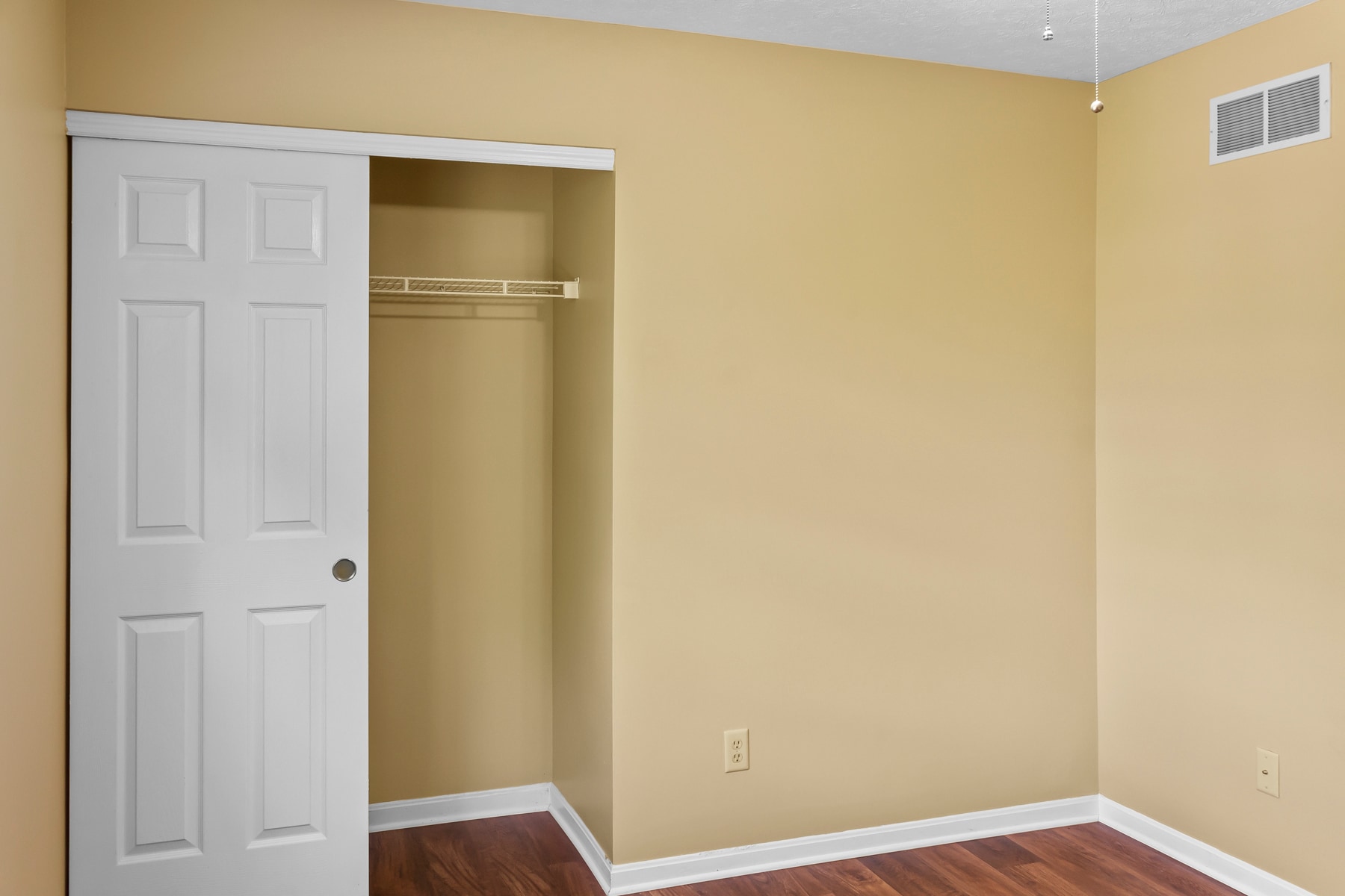 Building Photo - 1637 Cantebury Ln