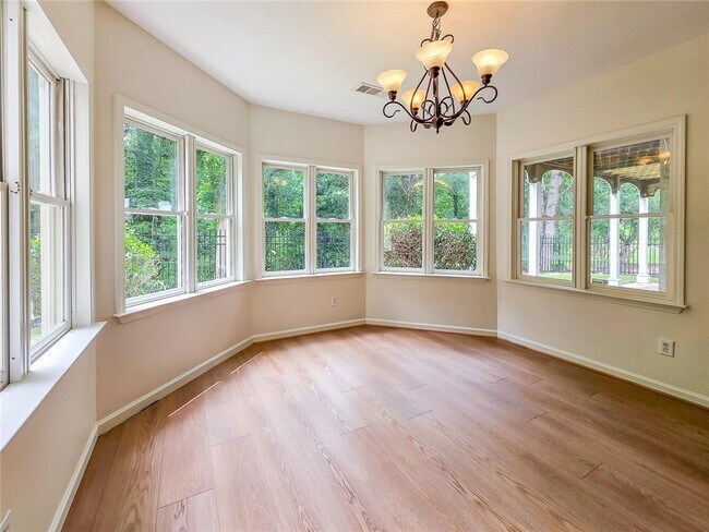Building Photo - 2502 Oak Hill Overlook
