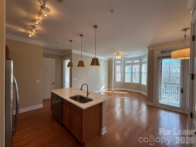 Building Photo - 2810 Selwyn Ave