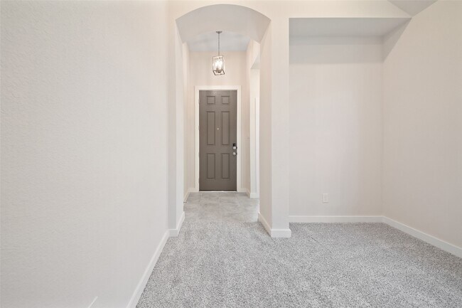 Building Photo - 820 Sendero Trail