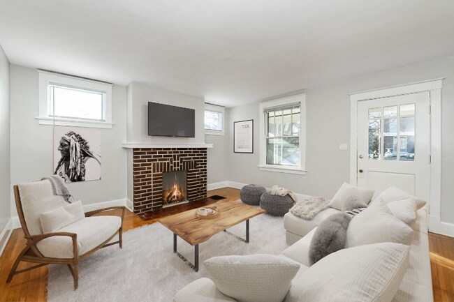 Building Photo - 4400 Greenlee Ave