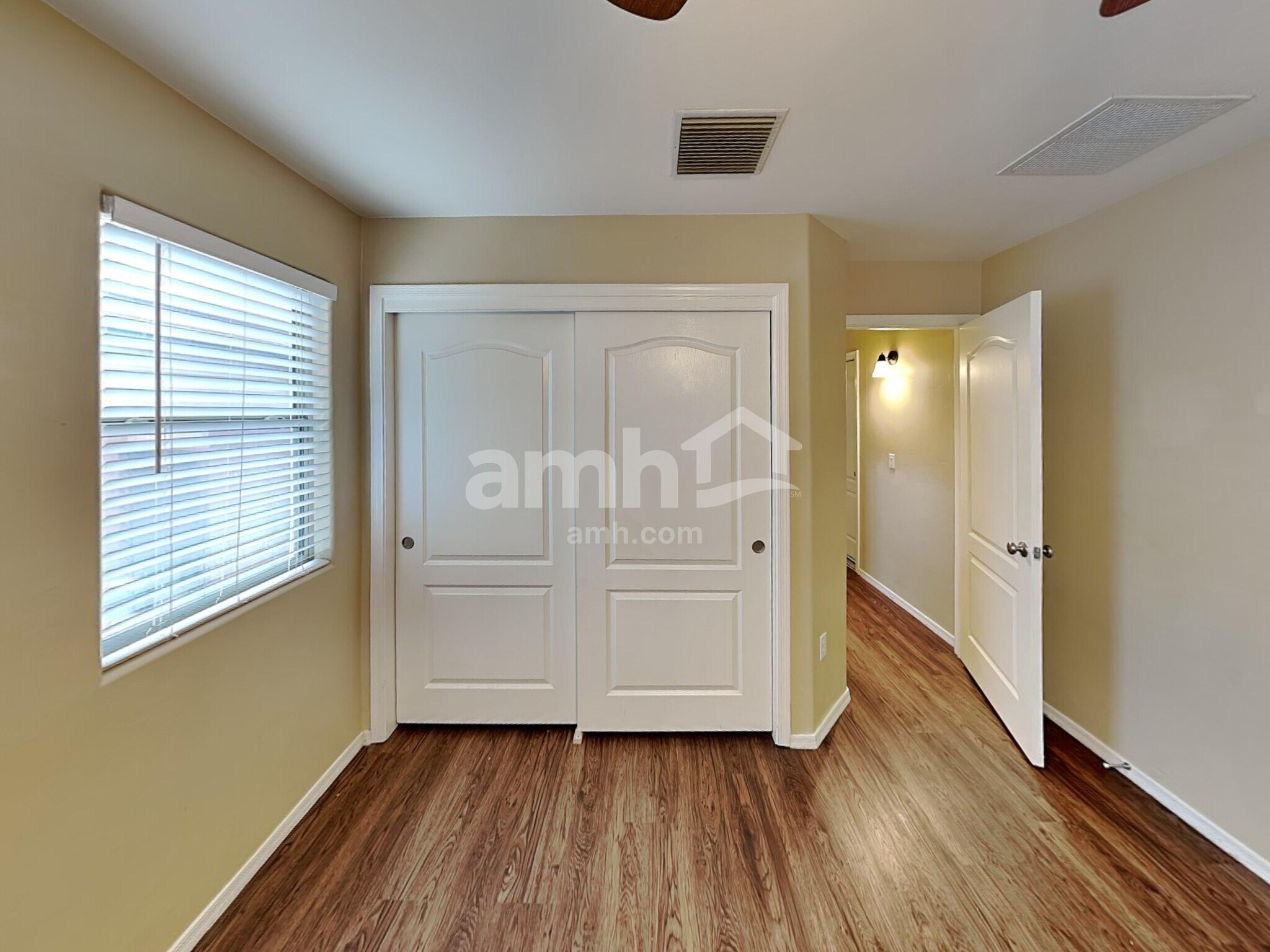 Building Photo - 4013 E Shadow Branch Dr