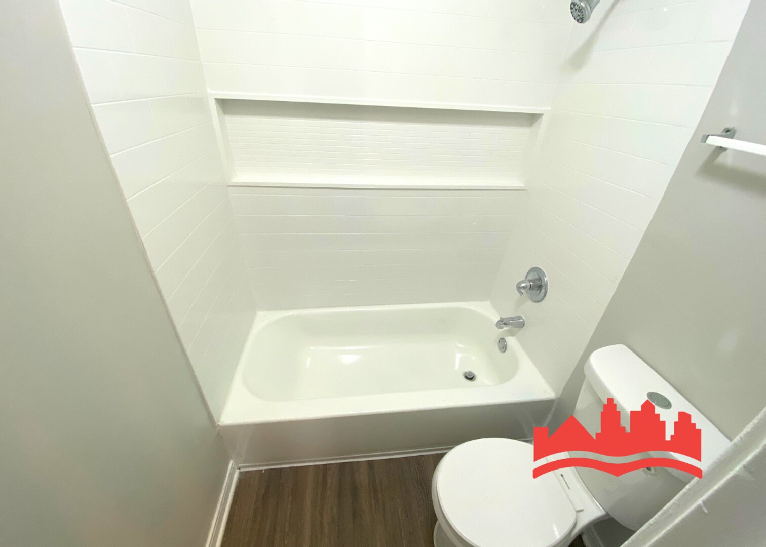 Building Photo - Welcome to 718 Northaven!