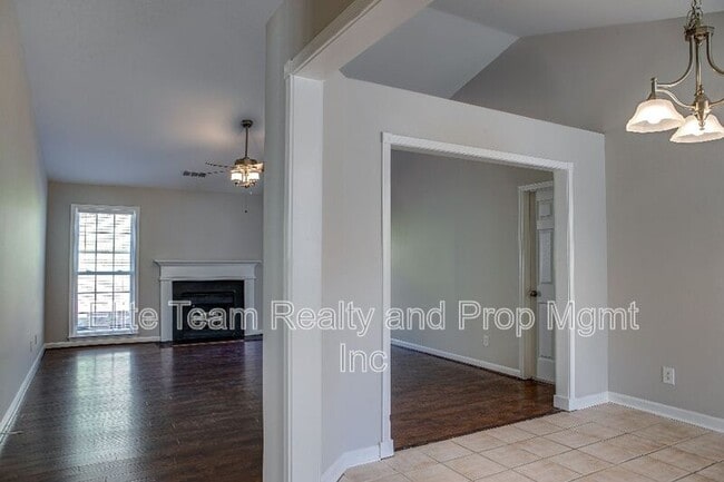 Building Photo - 2132 Mallard Woods Pl