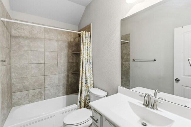 Building Photo - 4435 Bearberry Ave