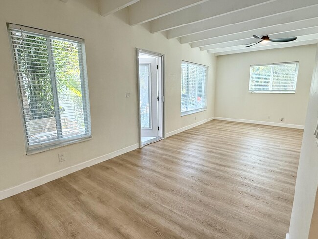 Building Photo - 1520 Lake Ave