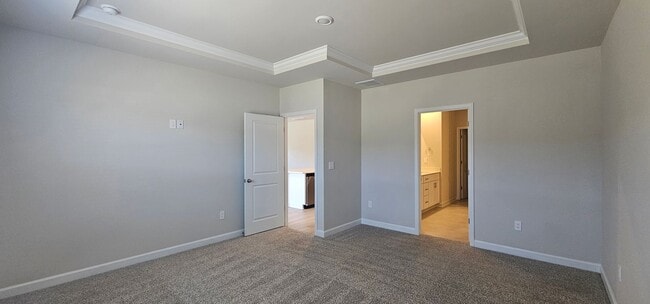 Building Photo - Long-Term Luxury Living – New Waterside Co...