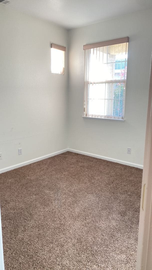 Building Photo - Riverbank