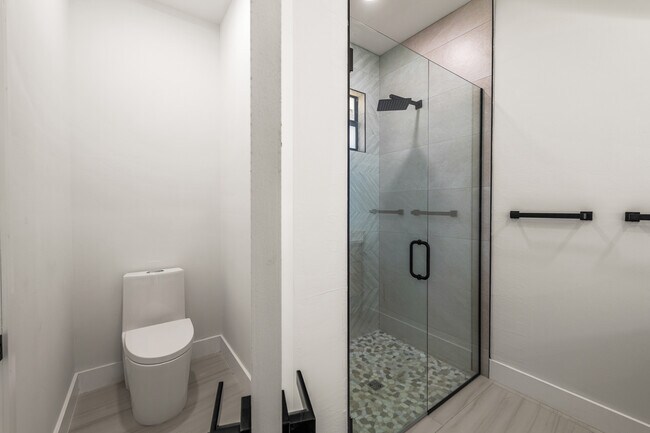 Building Photo - 3203 18th St W