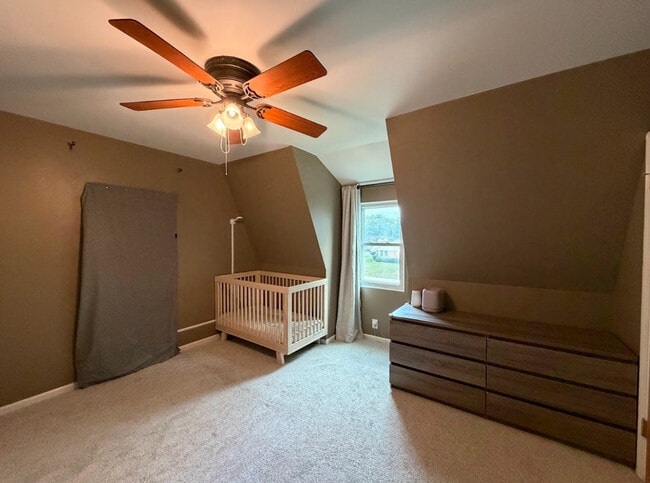 Building Photo - 5540 Fairview Ave