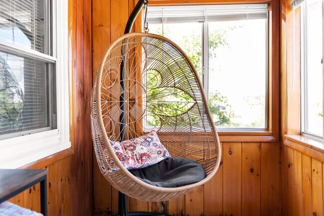 Building Photo - 71 Church St