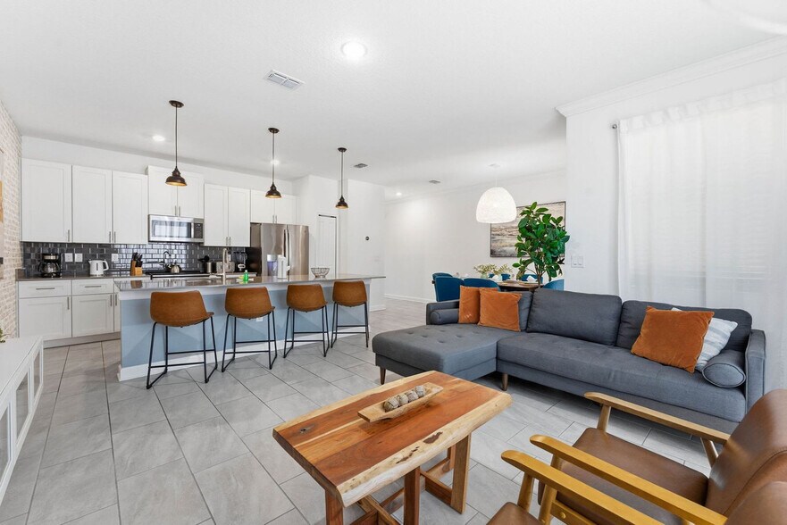 Building Photo - 4224 Paragraph Dr