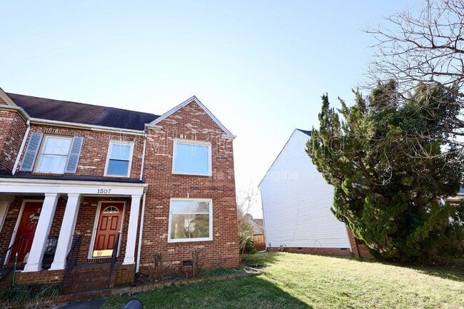 Building Photo - 1507 Lakeview Ave