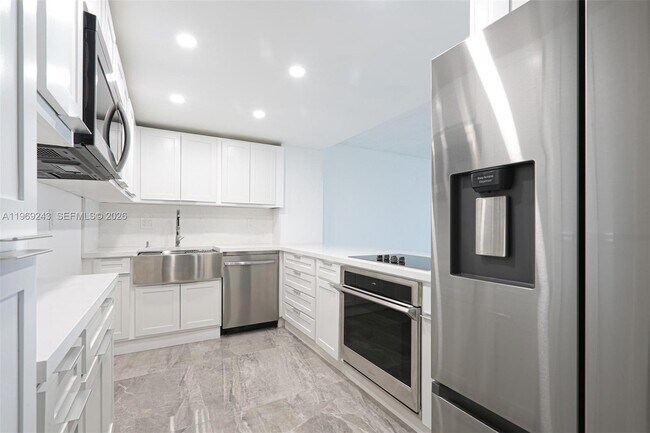 Building Photo - 6801 Indian Creek Dr