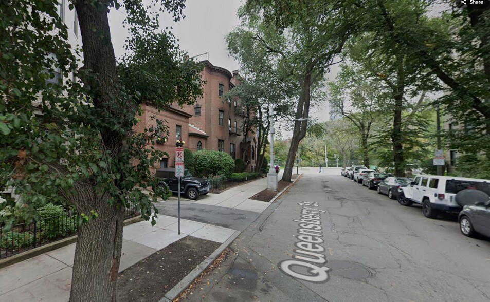 Building Photo - 24 Queensberry St