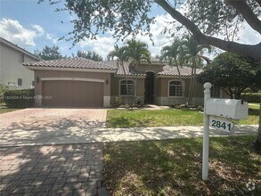 Building Photo - 2841 Poinciana Cir