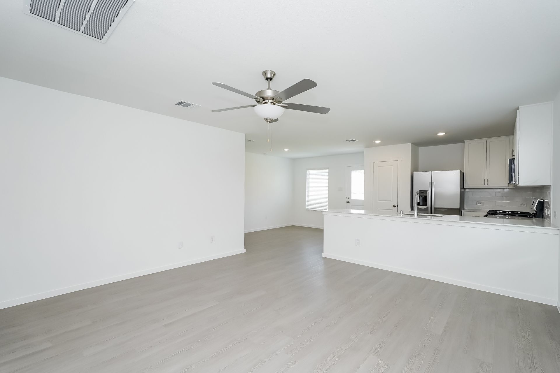 Building Photo - 2736 River Knl Ln