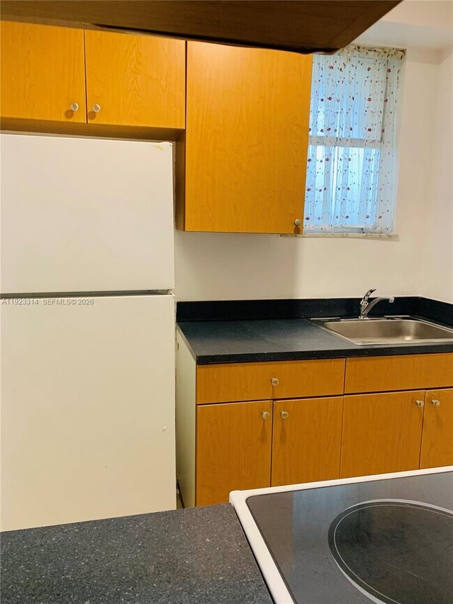 Building Photo - 665 NE 83rd Terrace